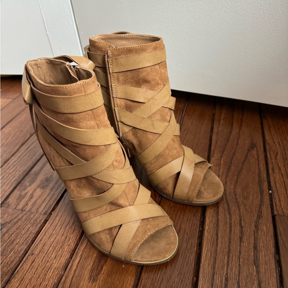 Brown boots US size 6.5
